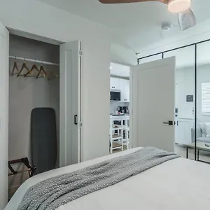 Luxury Tiny 2 Miles From Downtown Guest house Orlando